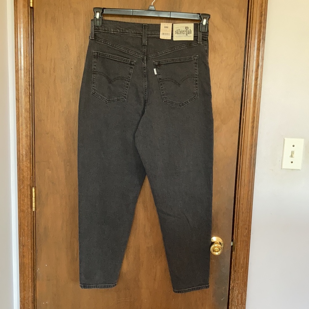 Levi’s mom jean high waisted tapered leg retro denim jean size 29 or 31 - Picture 6 of 17